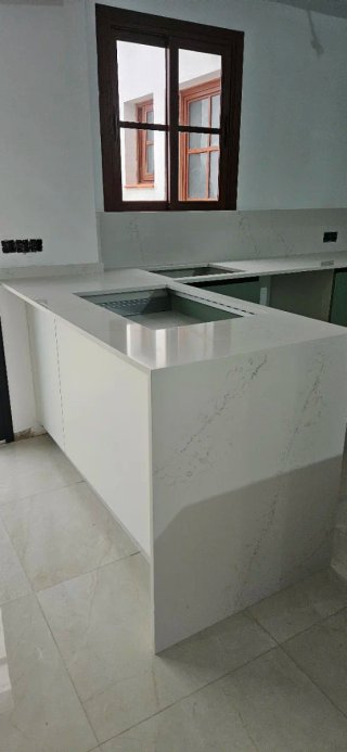 Encimeras de cocina de granito y silestone