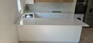 Encimeras de cocina de granito y silestone