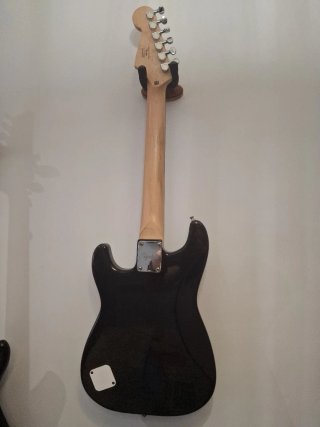 Guitarra Eléctrica Squier Mini Niño