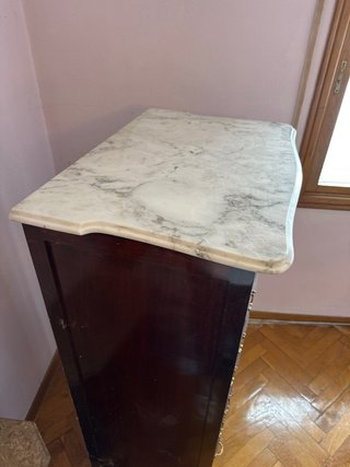 Cómoda vintage de madera y mármol