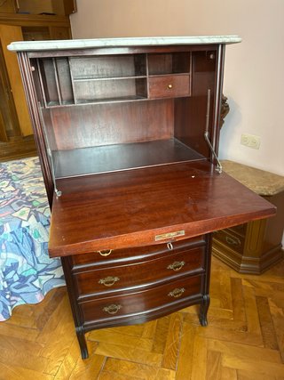Cómoda vintage de madera y mármol