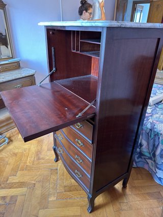 Cómoda vintage de madera y mármol