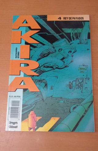 AKIRA, de Katsuhiro Otomo, en español, 1, 4 y 15.
