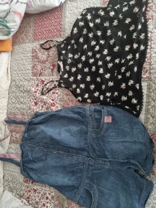 Camisetas mujer talla M. 4 euros. 3 por 10€