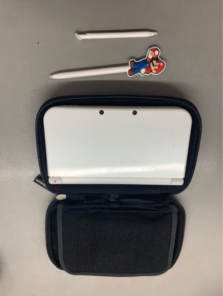 Nintendo 3DS XL Blanca con cargador y SD