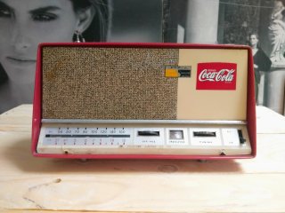 radio de transistores vintage Sharp modelo BH-350