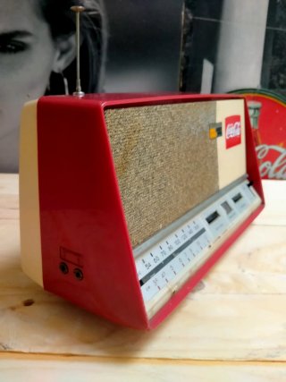 radio de transistores vintage Sharp modelo BH-350