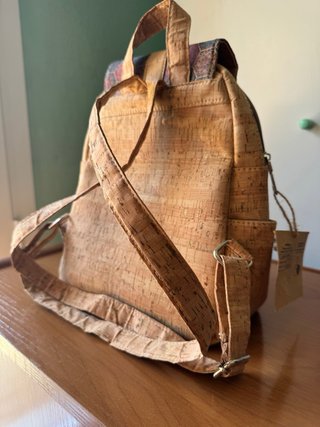 Mochila de corcho con estampado geométrico