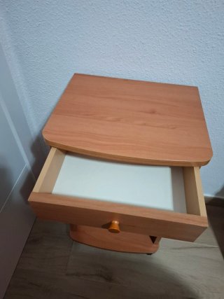 Mesa auxiliar con ruedas, cajón y estantería
