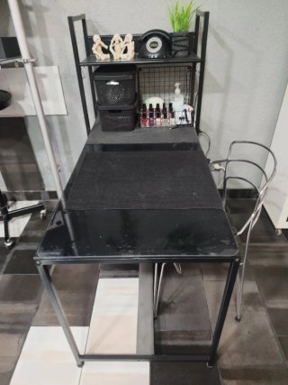 Escritorio o mesa de manicura negra