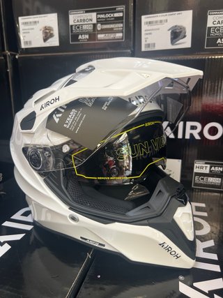 Casco Moto M trail Airoh Commander 2