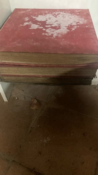 Discos de pizarra antiguos con gramola.