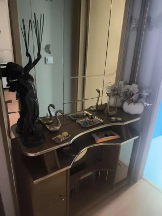 Mueble recibidor vintage con espejo