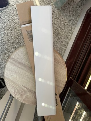 Rodapié cerámico blanco nuevo