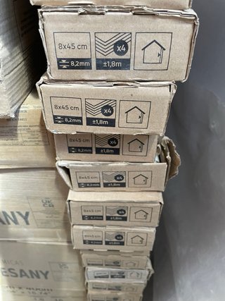 Rodapié cerámico blanco nuevo