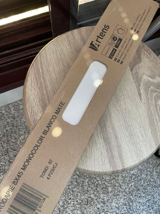 Rodapié cerámico blanco nuevo
