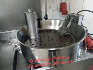 Freidora y dispensador de churros