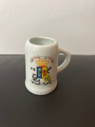 7 Jarras Militares Pequeñas
