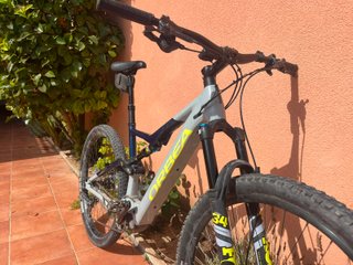 Orbea Rise H20 29” L · 540 Wh · Fox · Frenos XT