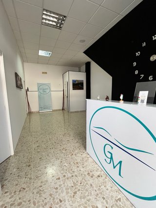 Se alquila sala/oficina en Bormujos.