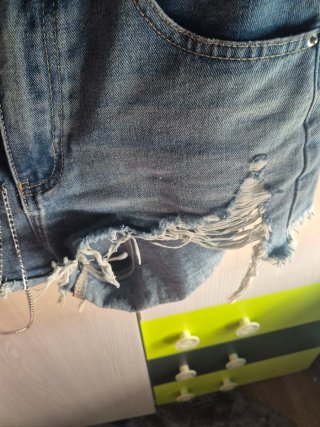 Shorts vaqueros con cadenas