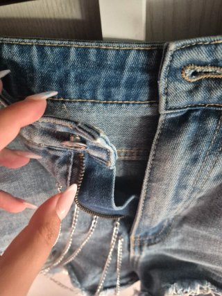 Shorts vaqueros con cadenas