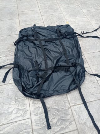 Baúl para coche de polipiel negro,muy resistente.