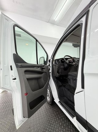 Ford Transit Custom 2.0 TDCI 96 KW 340 AMBIENCE VAN LWB 130cv) L2H2