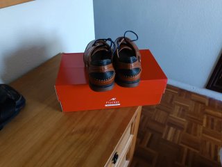 Zapatos Fluchos de cuero marrón
