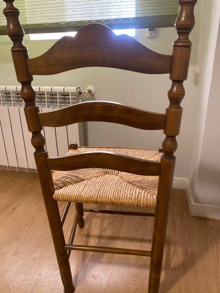 6 Sillas de Madera con Asiento de Rattan