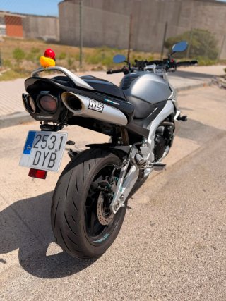 Suzuki GSR 600 Naked