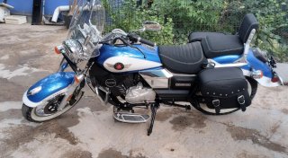 UM Renegade Classic Deluxe Moto Cruiser Azul/Blanc