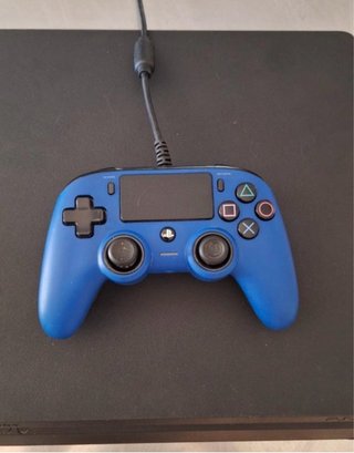 Consola PS4 negociable+ Mando Azul + Juegos