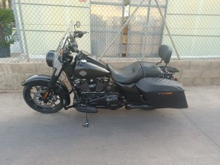 Harley Davidson Road King Special Negra