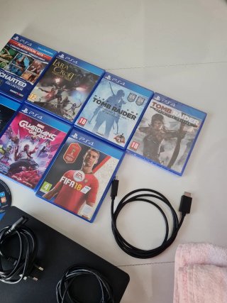 PS4 Slim 500GB + Mando + 8 Juegos