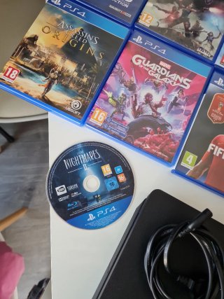 PS4 Slim 500GB + Mando + 8 Juegos