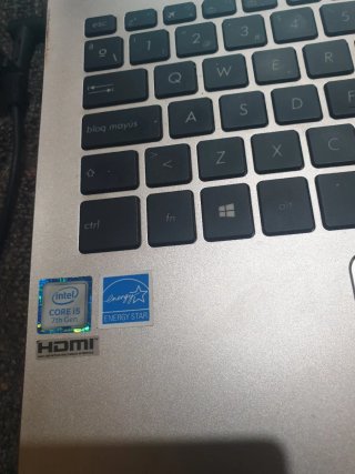 Portátil Asus Plata y Negro con su cargador ( pre