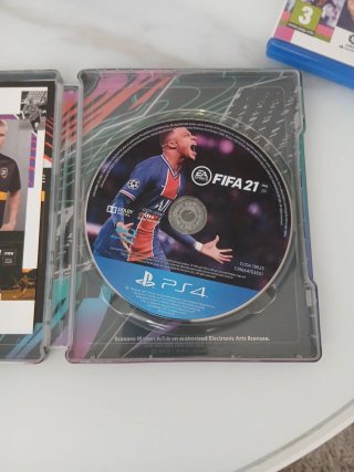 FIFA 21 y FIFA 23 PS4