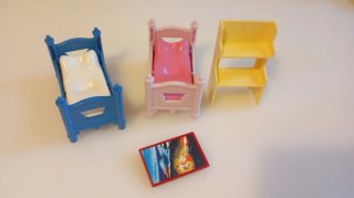 Muebles de casa de muñecas