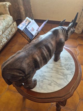 Figura Rinoceronte Caoba Tallada