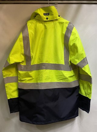 Chaqueta de trabajo: impermeable, ignífuga y resis