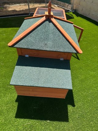 Gallinero de madera montado