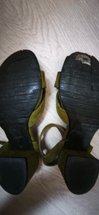 Sandalias verdes de ante, talla 34