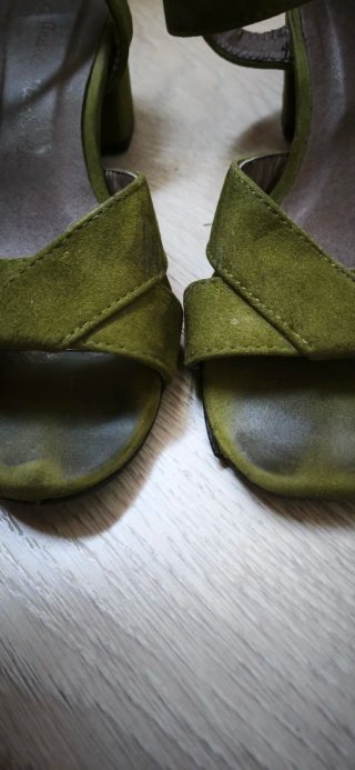 Sandalias verdes de ante, talla 34