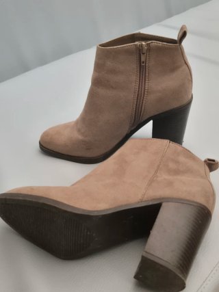 Botas tacón beige/marrón