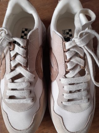 Zapatillas No Name Beige y Blancas Mujer