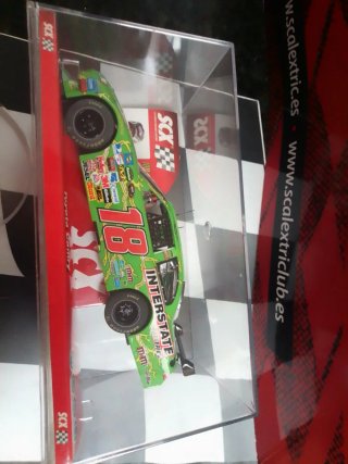 Coche Scalextric NASCAR Toyota Camry 18