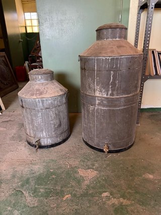 2 Bidones de Aceite Metálicos
