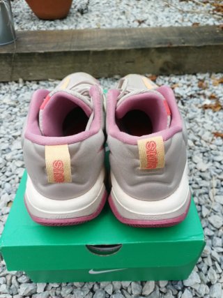 Nike Giannis Immortality 3 Beige/Rosa