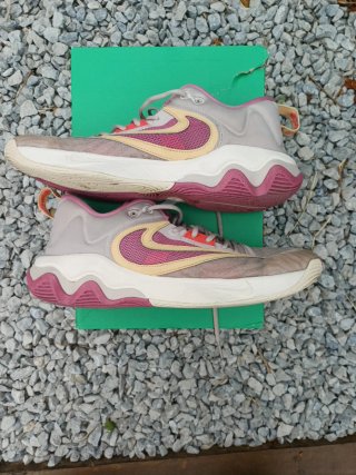 Nike Giannis Immortality 3 Beige/Rosa